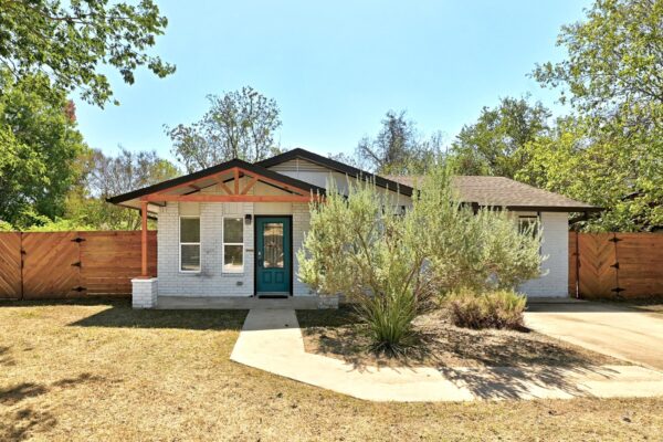 407 Magnolia St, Bastrop