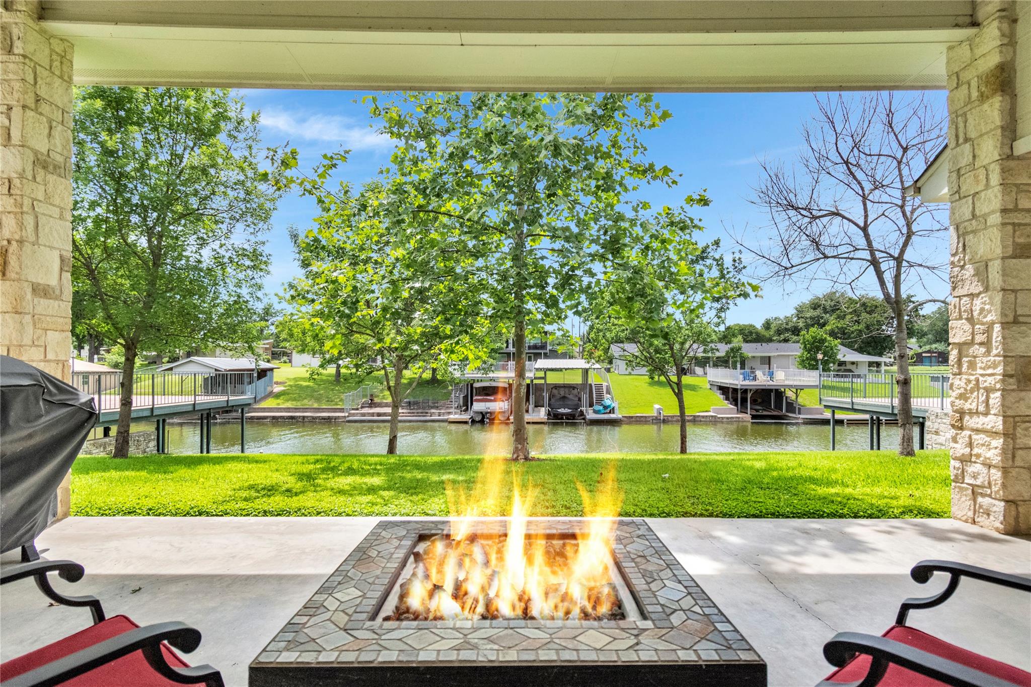 307 E Pheasant Rd, Highland Haven, TX 78654
