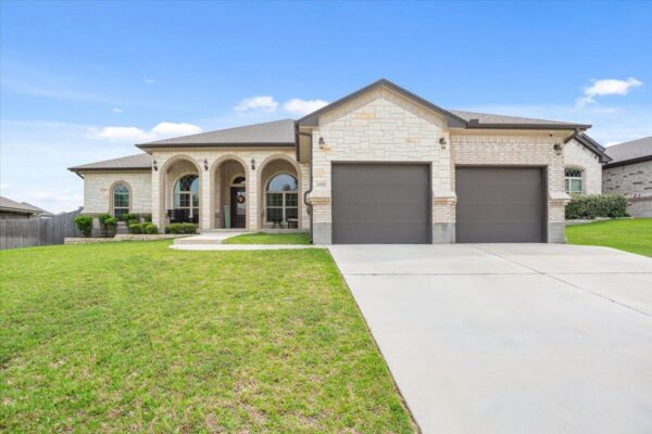 8302 Ginny Ln, Killeen