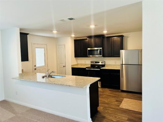 109 Fairfax Ln, Jarrell
