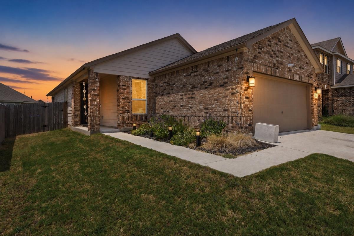 223 Pitkin Dr, Lockhart, TX 78644