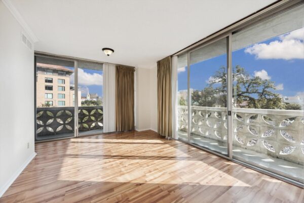 1801 Lavaca St #2D, Austin