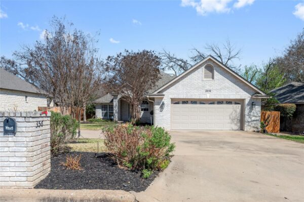 356 Mahan St, Meadowlakes