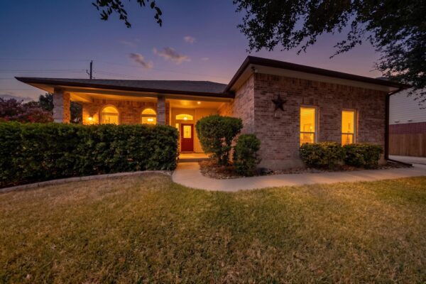 104 River Park Ln, Georgetown