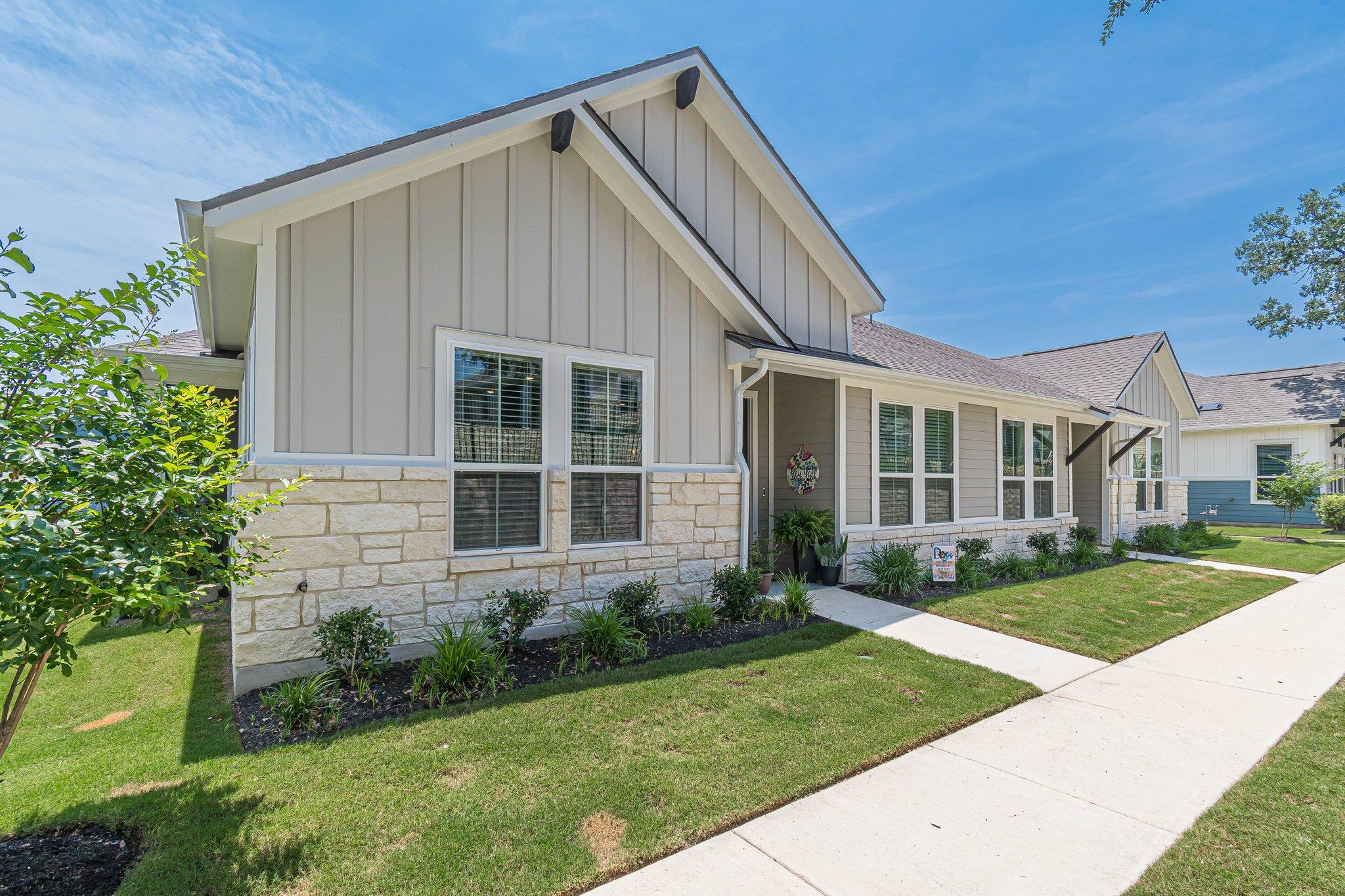 138 Harborside Dr #101, San Marcos, TX 78666