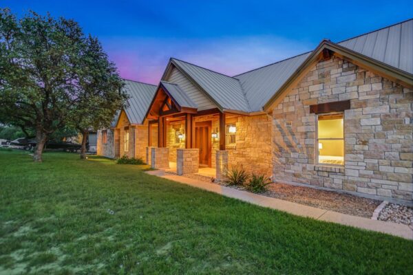 409 Venture Blvd S, Point Venture