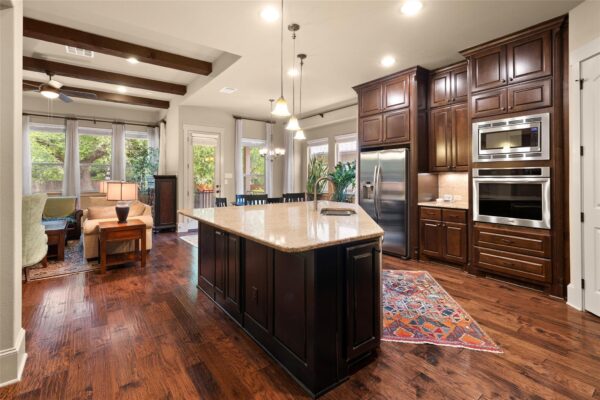 8512 Etienne Cv, Austin