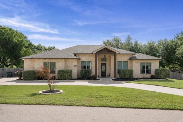 1006 Deer Xing, Salado
