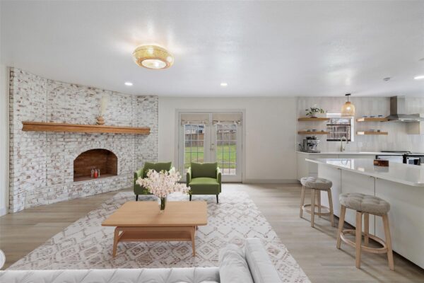 1001 E Applegate Dr, Austin