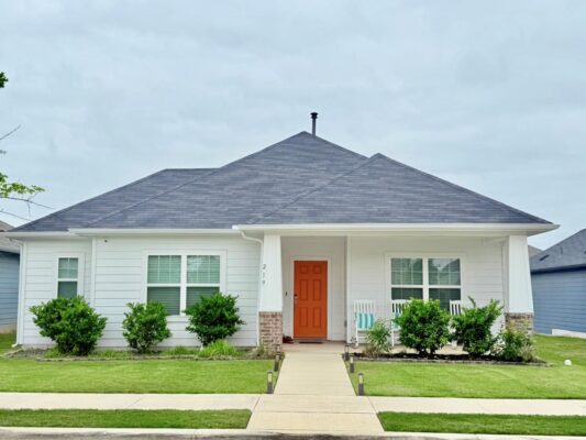 219 Roaming Dr, Hutto