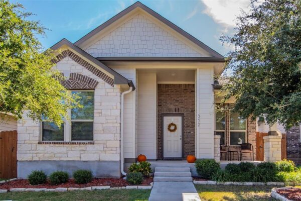 352 S Brook Dr, Leander