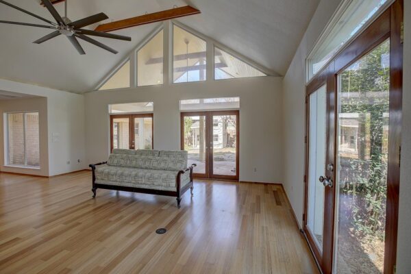 1607 S Elm St, Georgetown