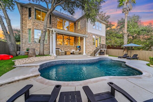 10129 Planters Woods Dr, Austin