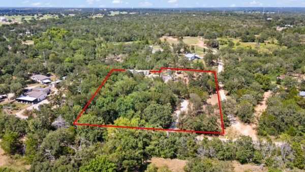 215 Sayers Dr, Bastrop