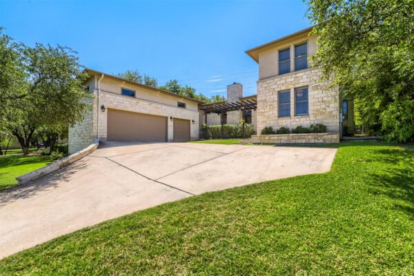 220 Clubhouse Dr, Lakeway