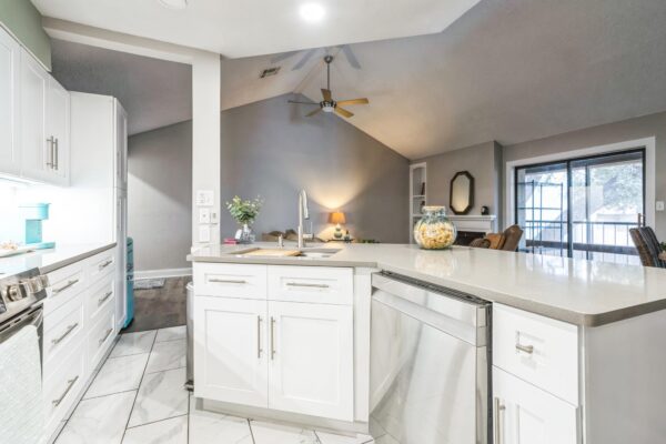 1202 Thorpe Ln #406D, San Marcos