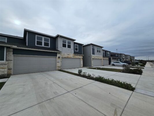 164 Texas Agate Dr #4, Kyle
