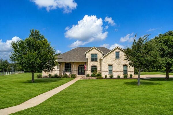 511 Broken Lance Dr, Dripping Springs