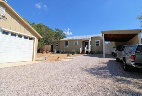 209 Lakevista Dr, Burnet