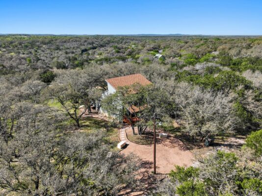 205 Shadows Dr, Spicewood