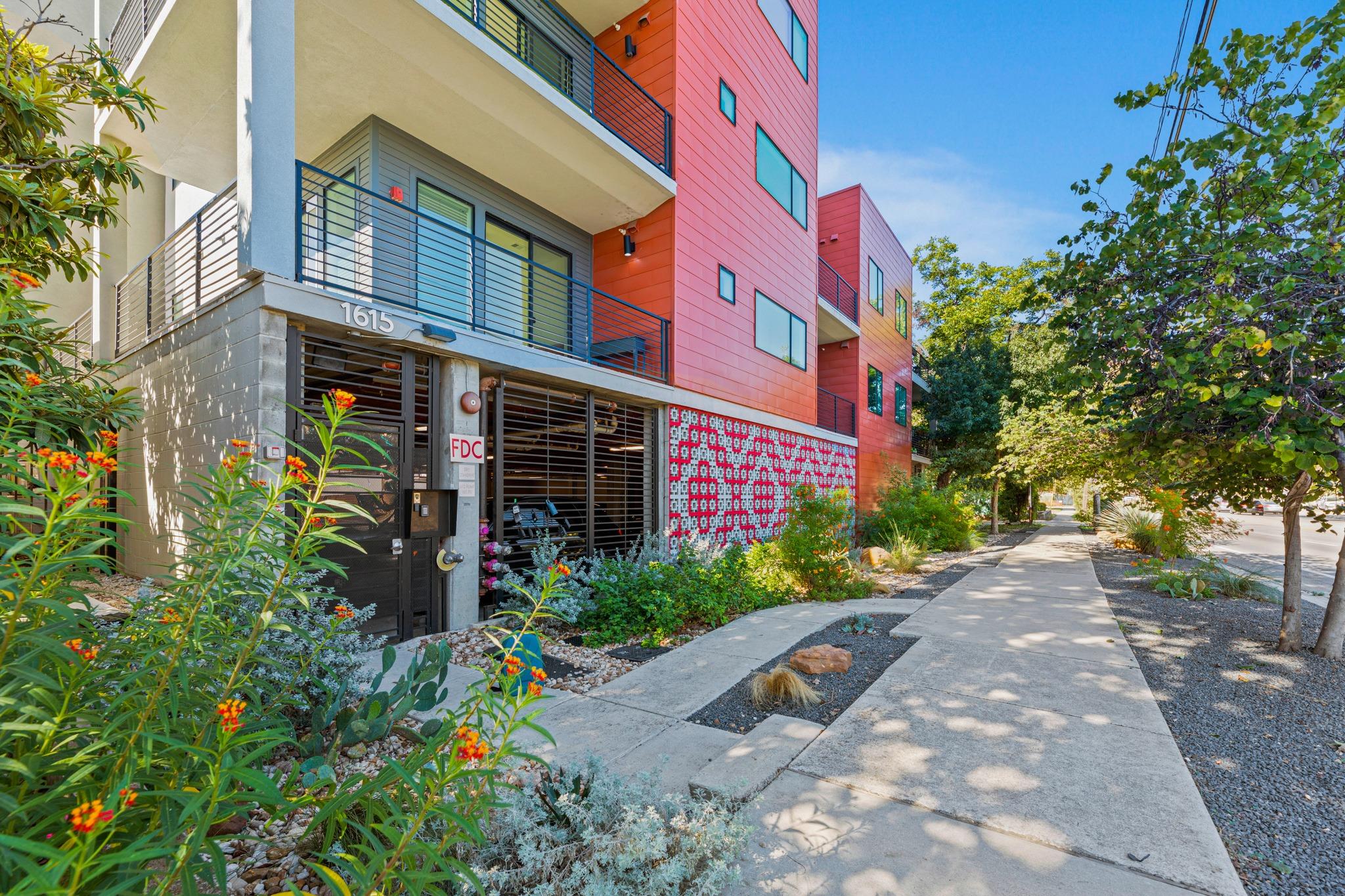1615 E 7th St #202, Austin, TX 78702