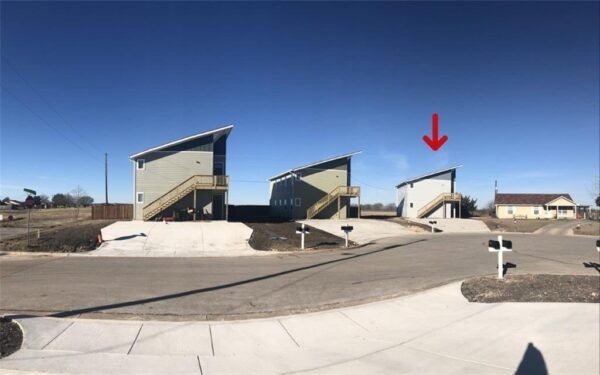 805 Hallie Cv, Lockhart