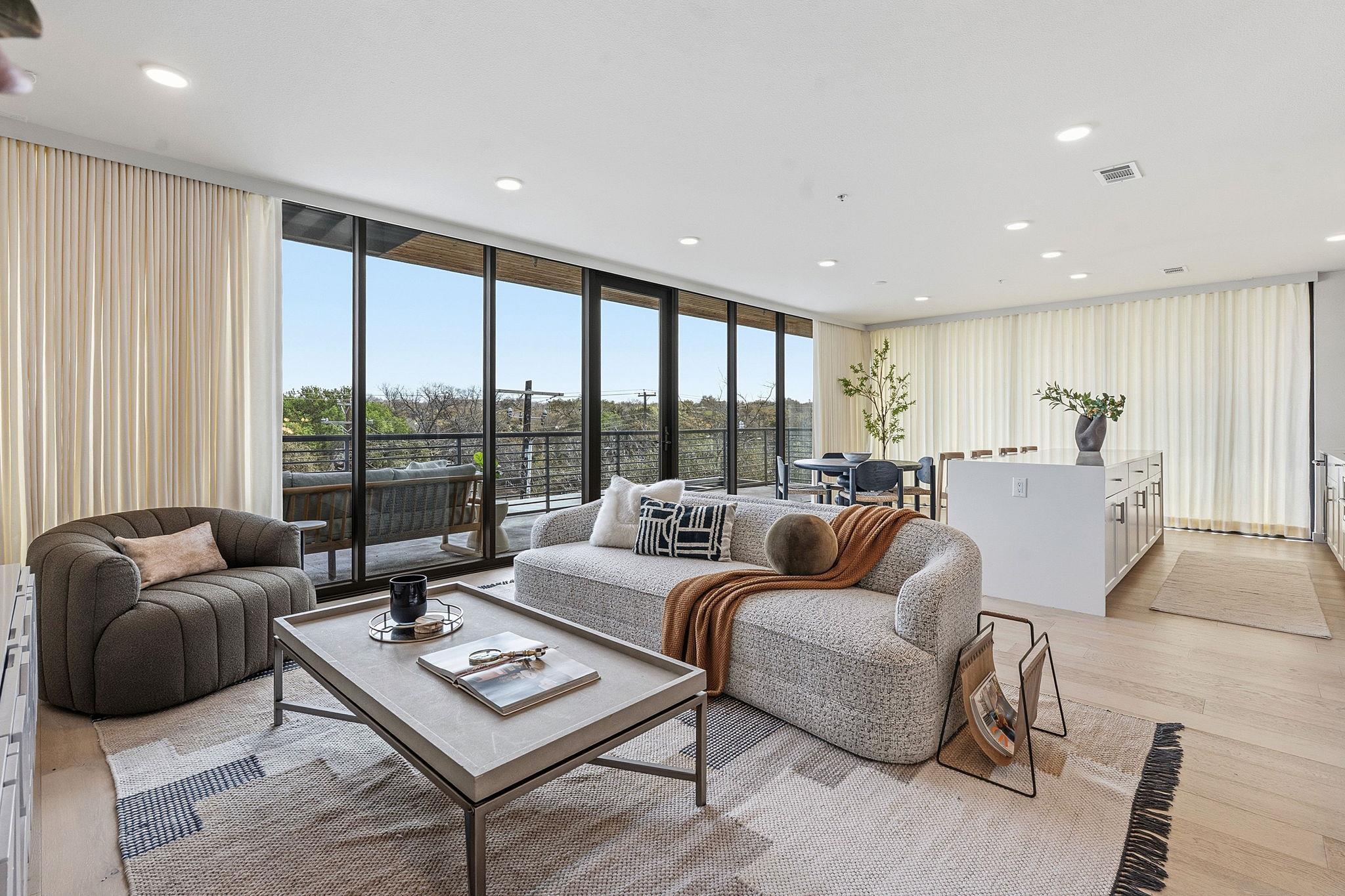 1600 S 1st St #410, Austin, TX 78704