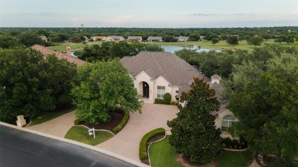 200 Stardust Ln, Georgetown