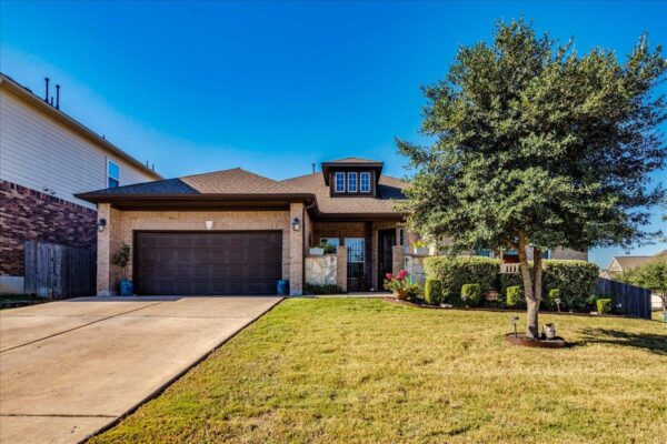 422 Betony Loop, Buda