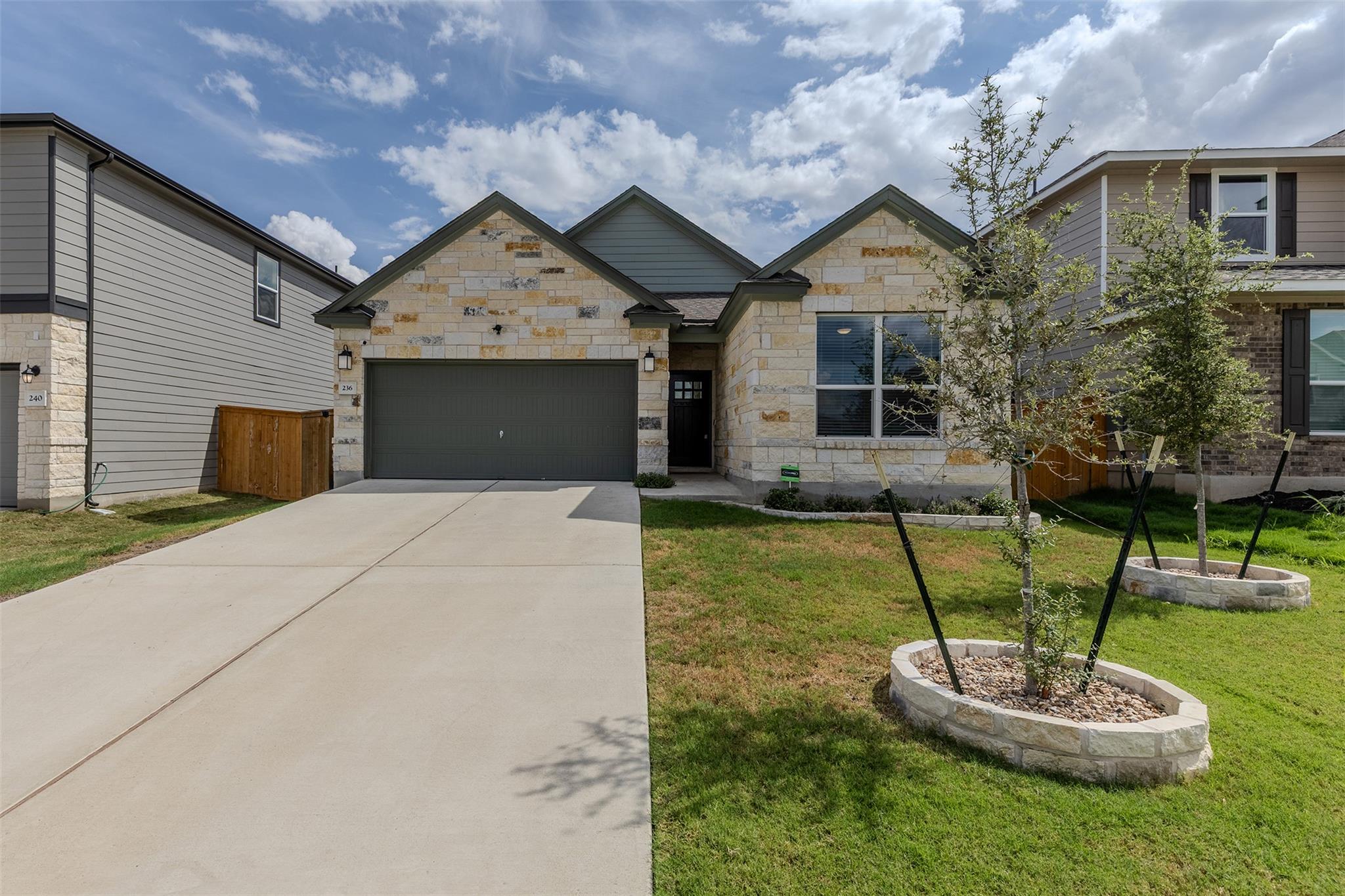 236 Colonel McNally Loop, Jarrell, TX 76537