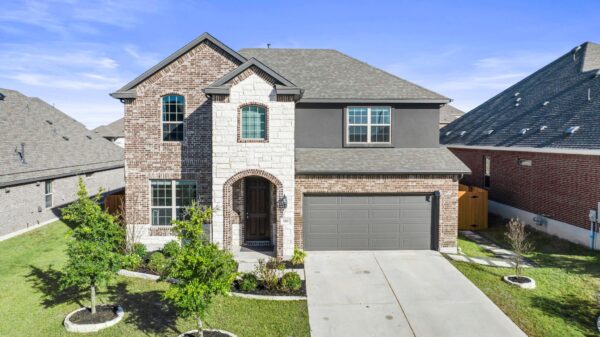 520 Landing Ln, Leander