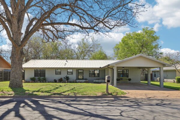 110 Jones St, Bastrop