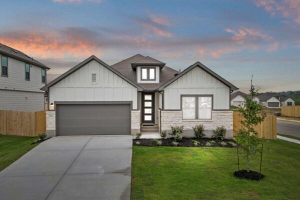 235 Red Tail Hawk Ln, Cedar Creek