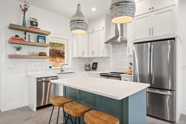405 Taylor Dr, Horseshoe Bay