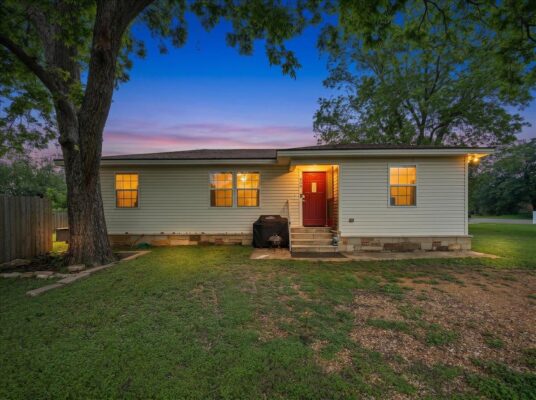 608 Washington St, Smithville