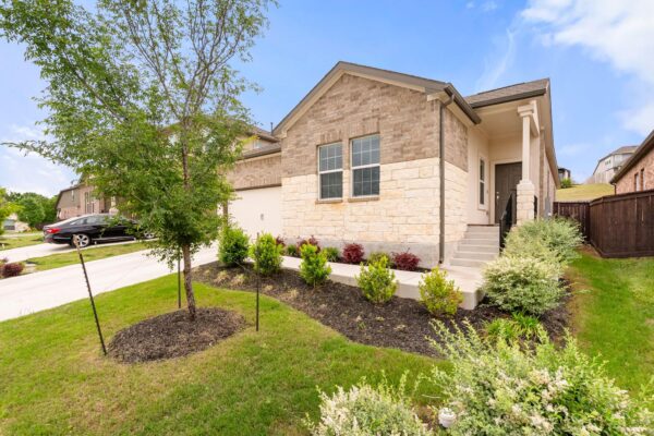 1240 Sweetspire St, Leander