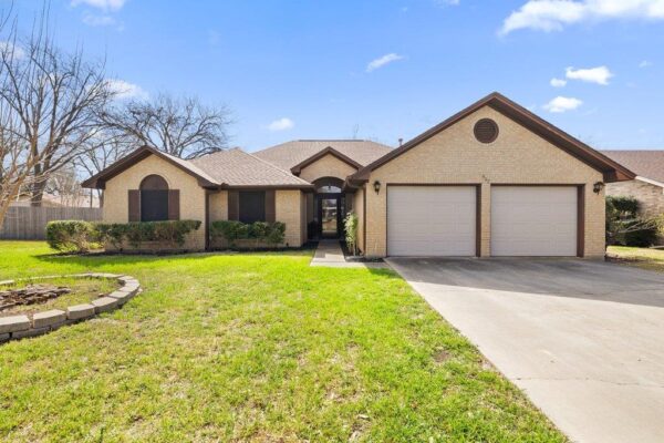 307 Cherrywood Cir, Taylor