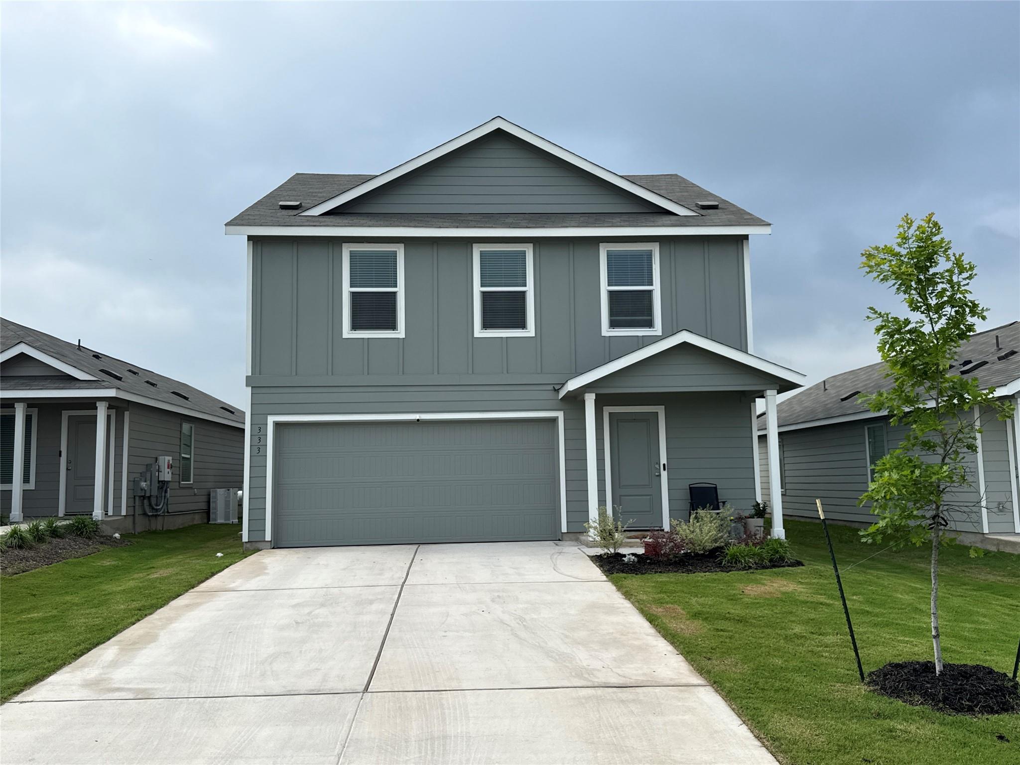 333 Cowpoke Dr, Jarrell, TX 76537