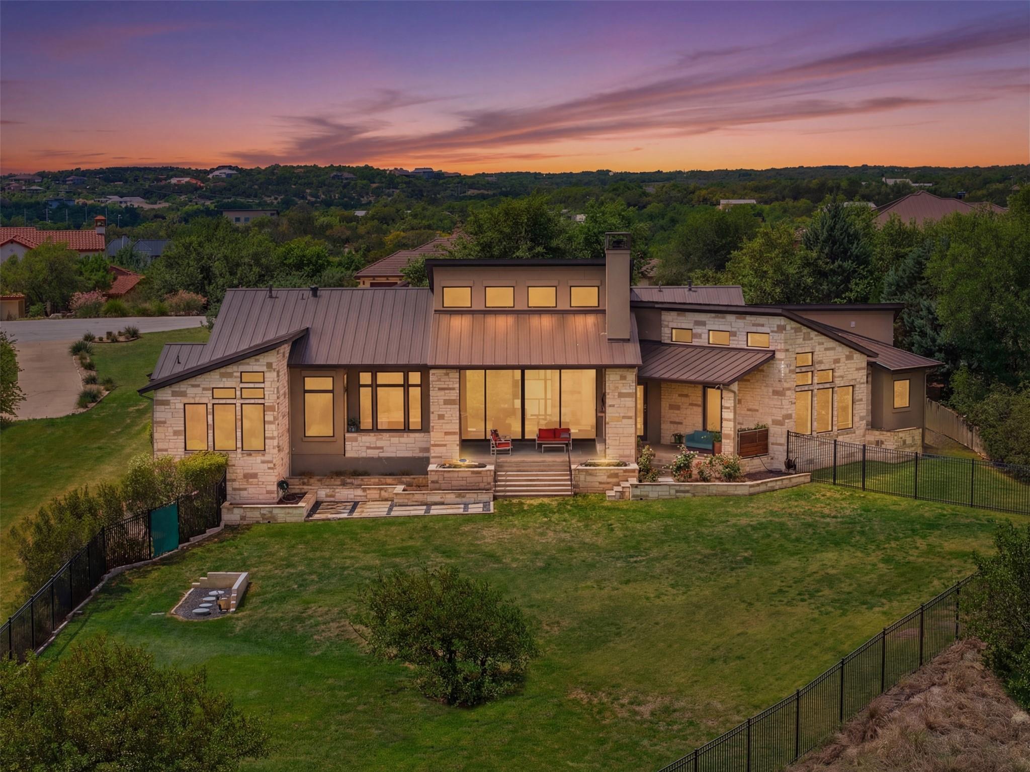 8801 Bellancia Dr, Austin, TX 78738