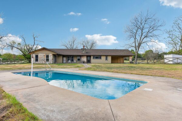 504 Buckaroo Trl, Buda