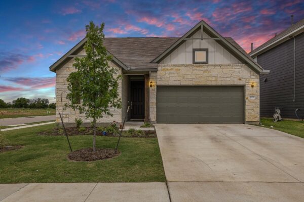 142 Prairie Falls Dr, Hutto