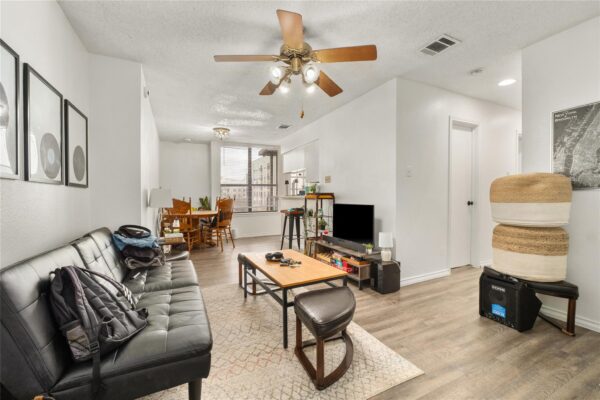 2409 Leon St #307, Austin