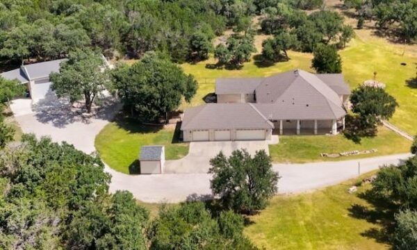 127 Palomino Cv, Jarrell