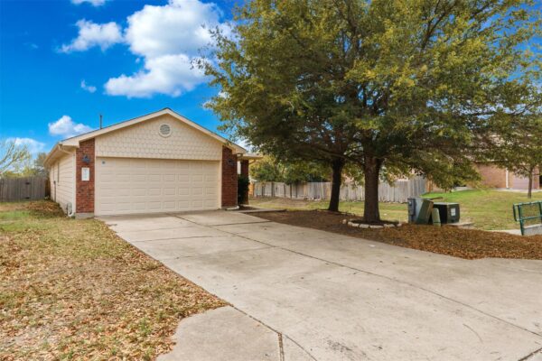 164 Opal Lake Dr, Kyle