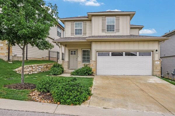 105 Merrick Rd, Georgetown