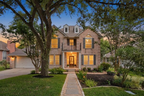 2400 Dunes Dr, Pflugerville