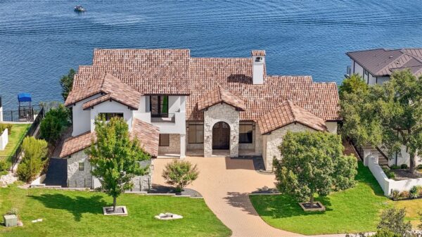 1208 Watercliffe Dr, Lago Vista