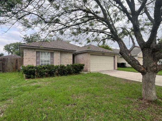 168 Beau Ln, Kyle