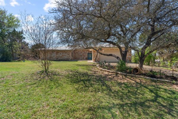 208 Amandas Way, Leander