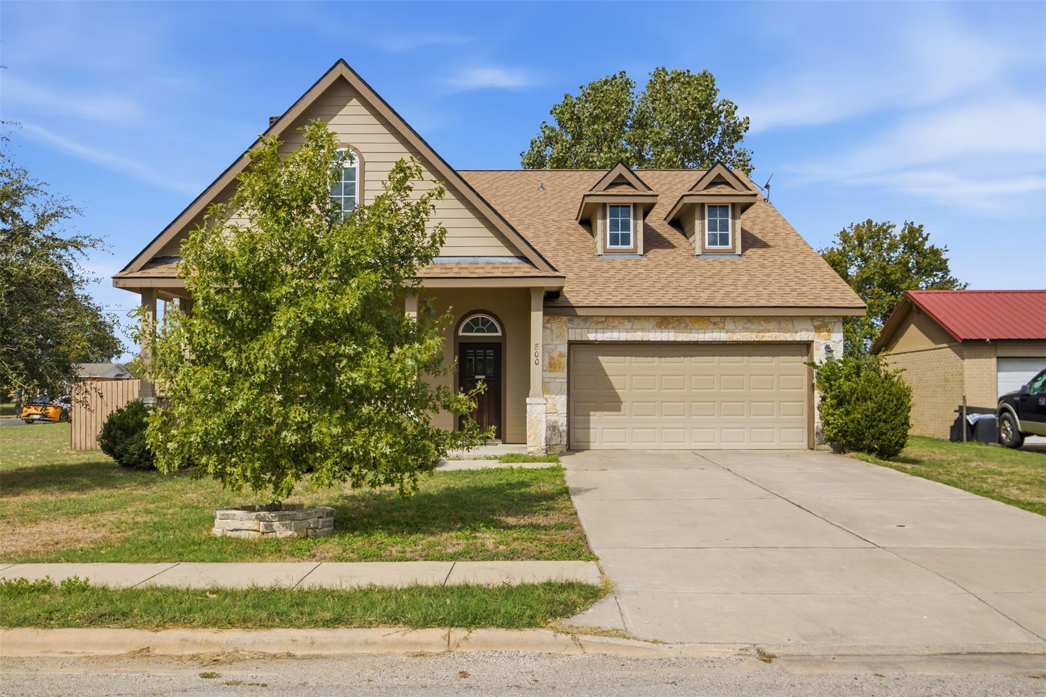 800 Savannah Cv, Elgin, TX 78621